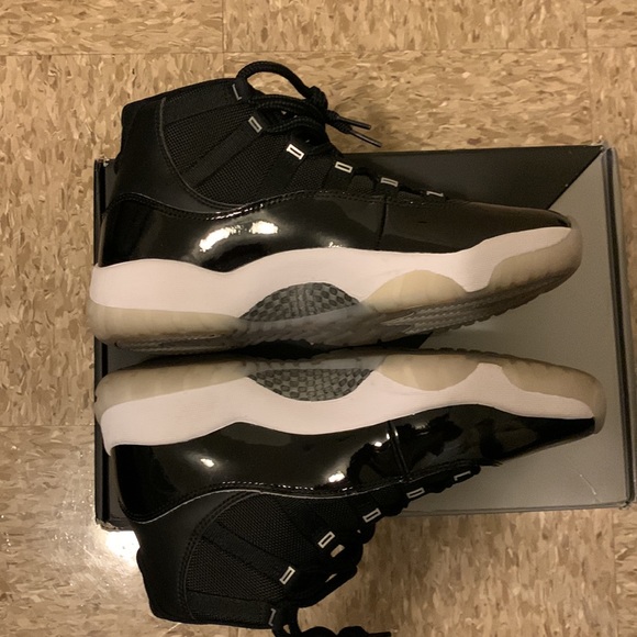 Jordan 11 jubilee size 9 - Picture 2 of 5